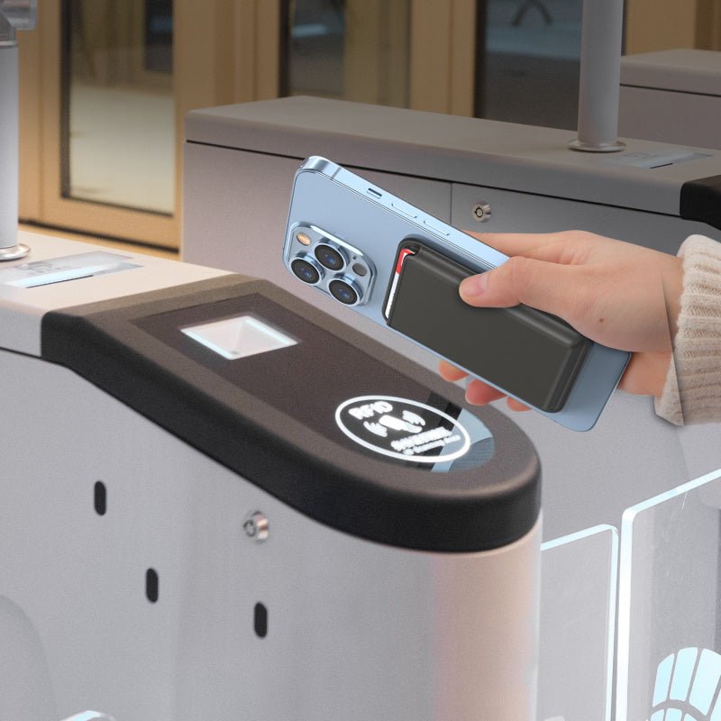 MagStash MagSafe WalletMyBat Pro